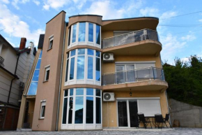 Apartment Germia
